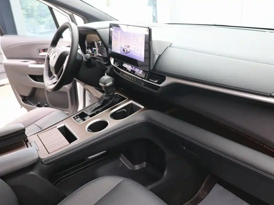 Toyota Toyota Sienna 2026 2.5L Hybrid AWD Luxury Edition 22