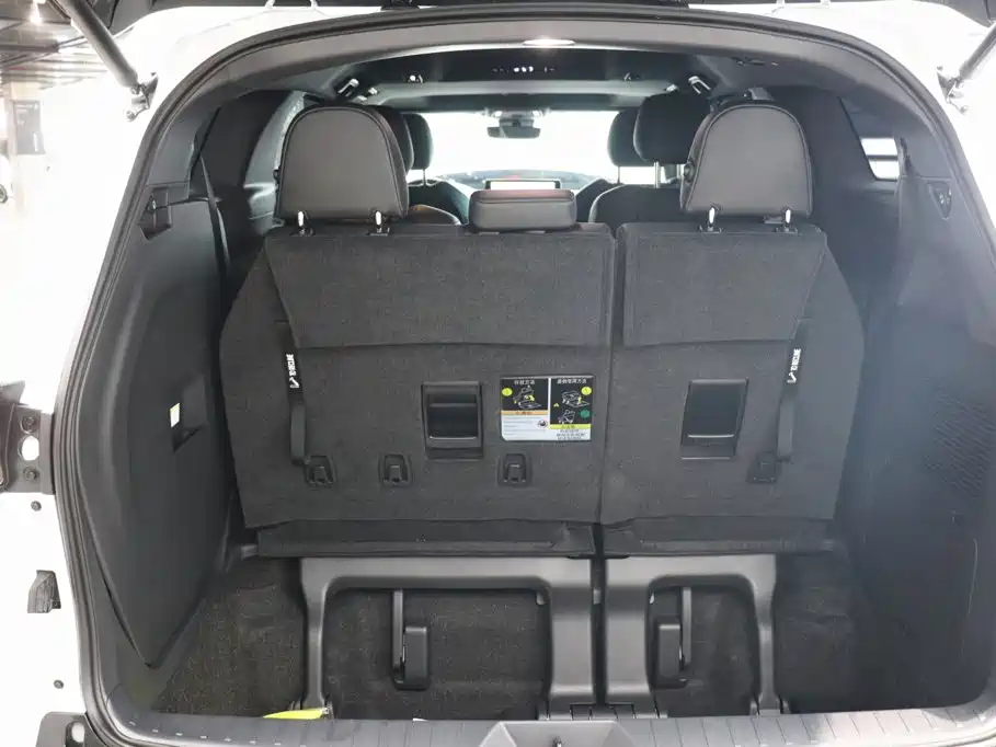 Toyota Toyota Sienna 2026 2.5L Hybrid AWD Luxury Edition 30