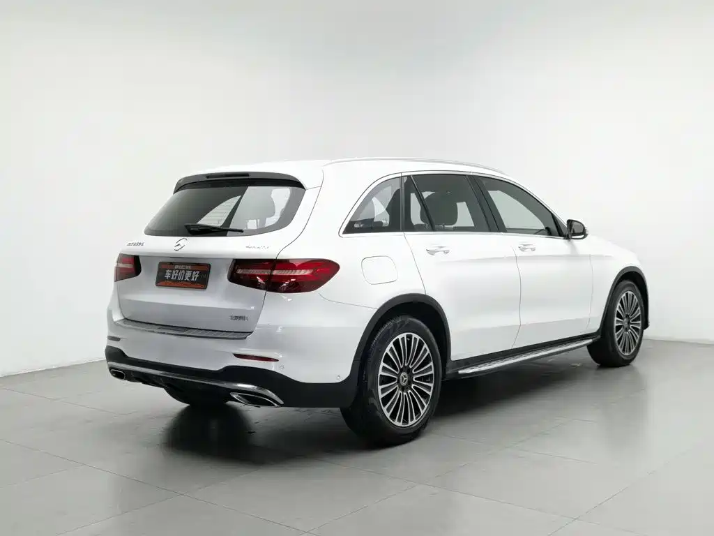 Фото 2 - Mercedes-Benz GLC