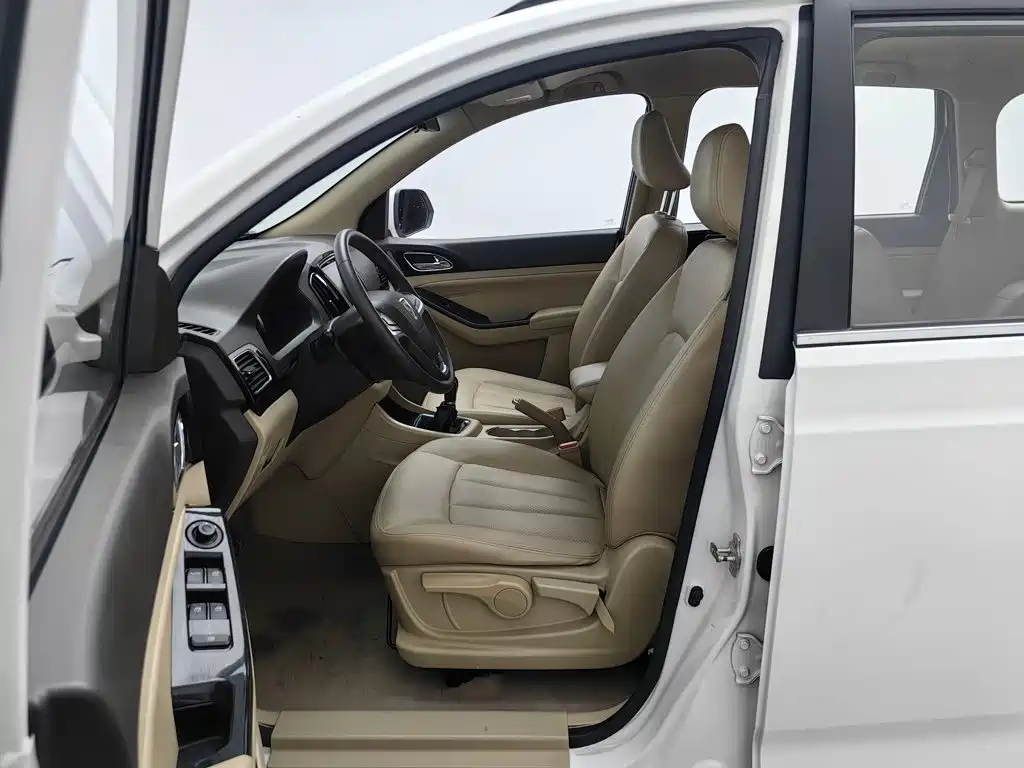 Baojun 730 2014 2014 1.5L Manual Comfort 7-seater