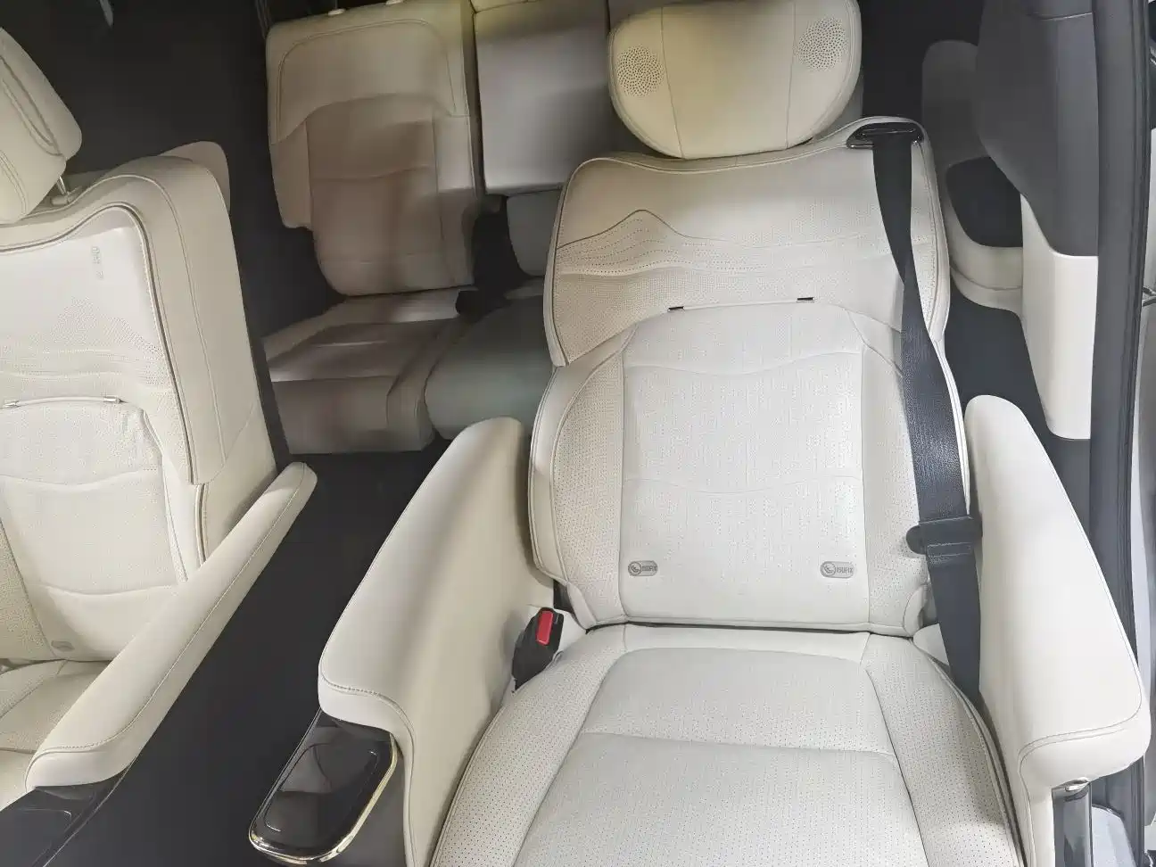 GAC Trumpchi Trumpchi M8 2021 Leading Show Series 390T Prestige Edition фото 5