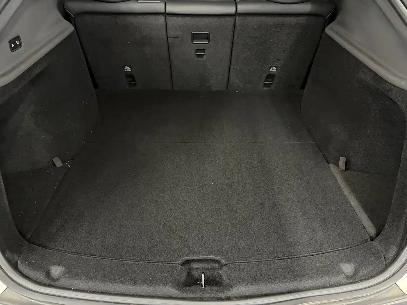 Tesla Model Y 2025 Model Long Range All-Wheel Drive Launch Edition фото 9