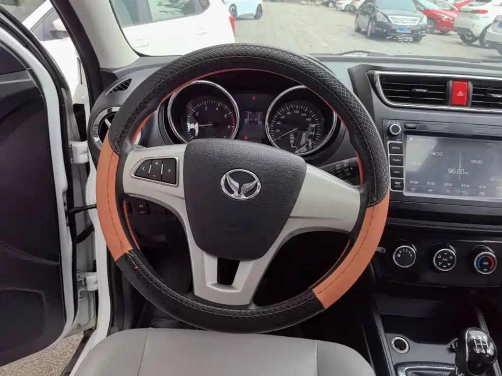 BAIC Huansu S3 2018 2017 1.5L Manual Luxury