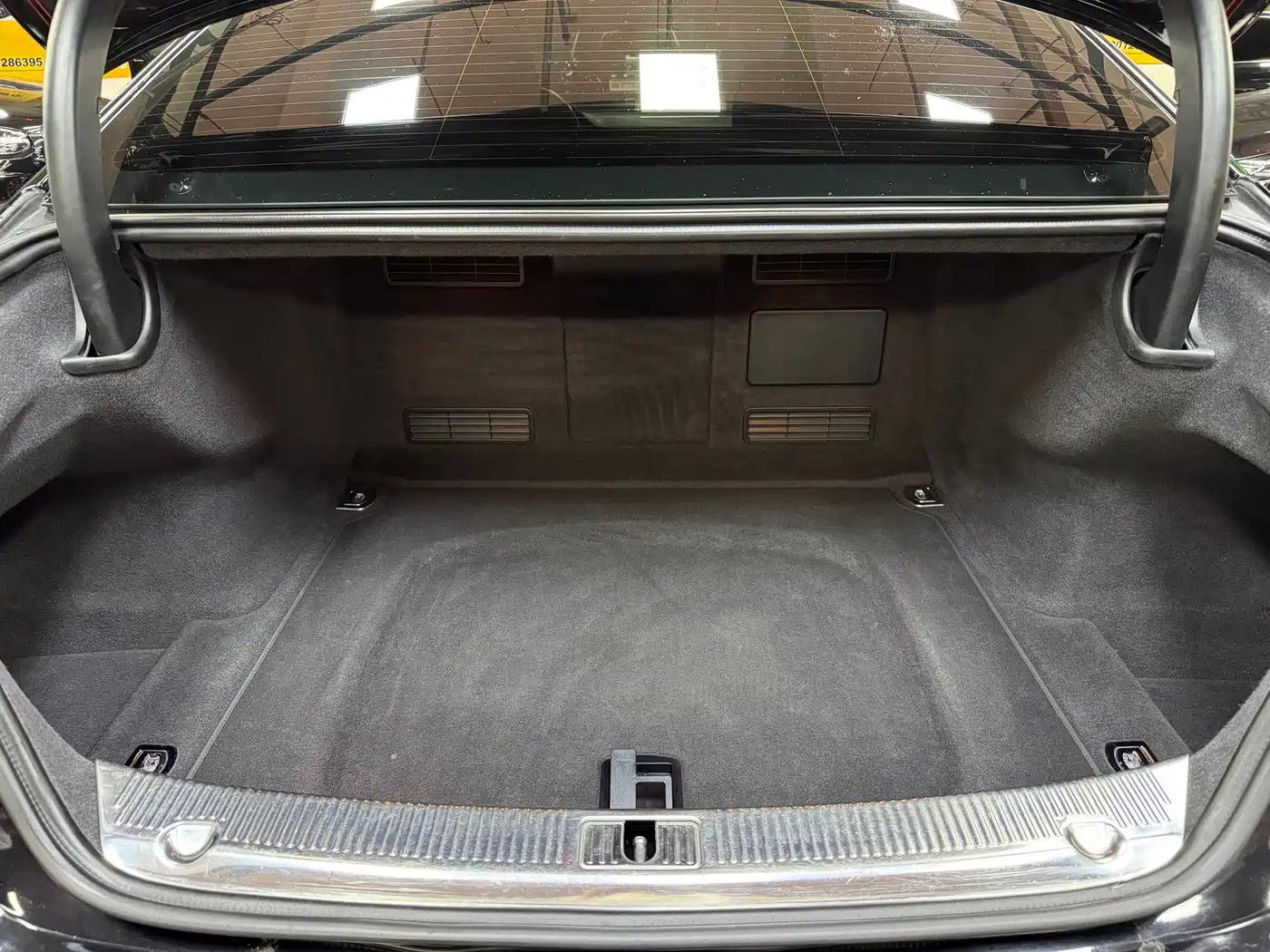 Audi A8 2013 A8L 55 TFSI quattro Luxury фото 32