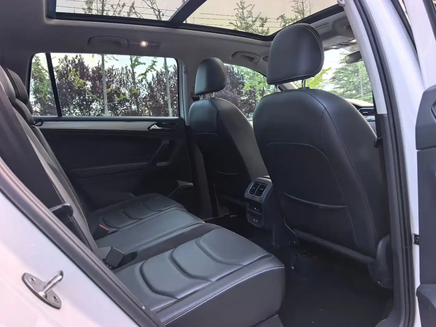 Volkswagen Tiguan L 2018 380TSI Automatic AWD Luxury Edition фото 9