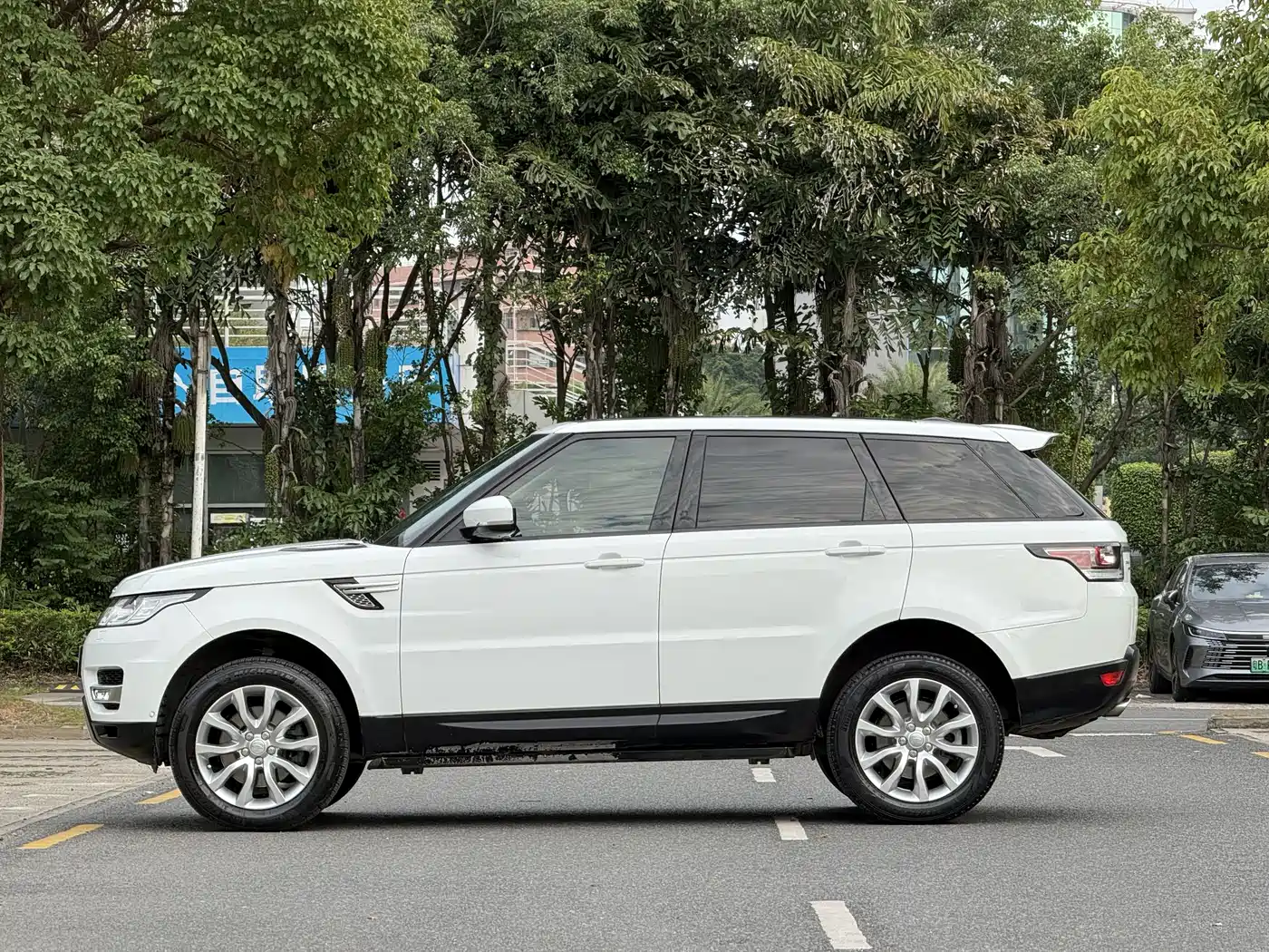 Land Rover Range Rover Sport 2014 3.0 SC V6 HSE фото 23