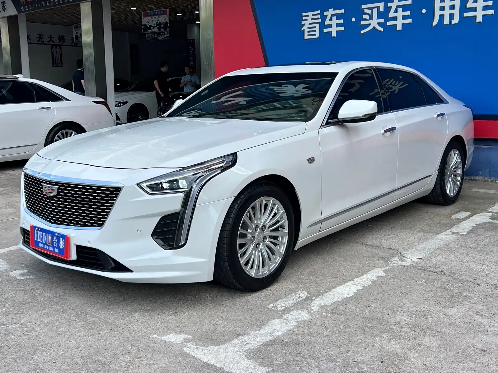 Фото 17 - Cadillac CT6