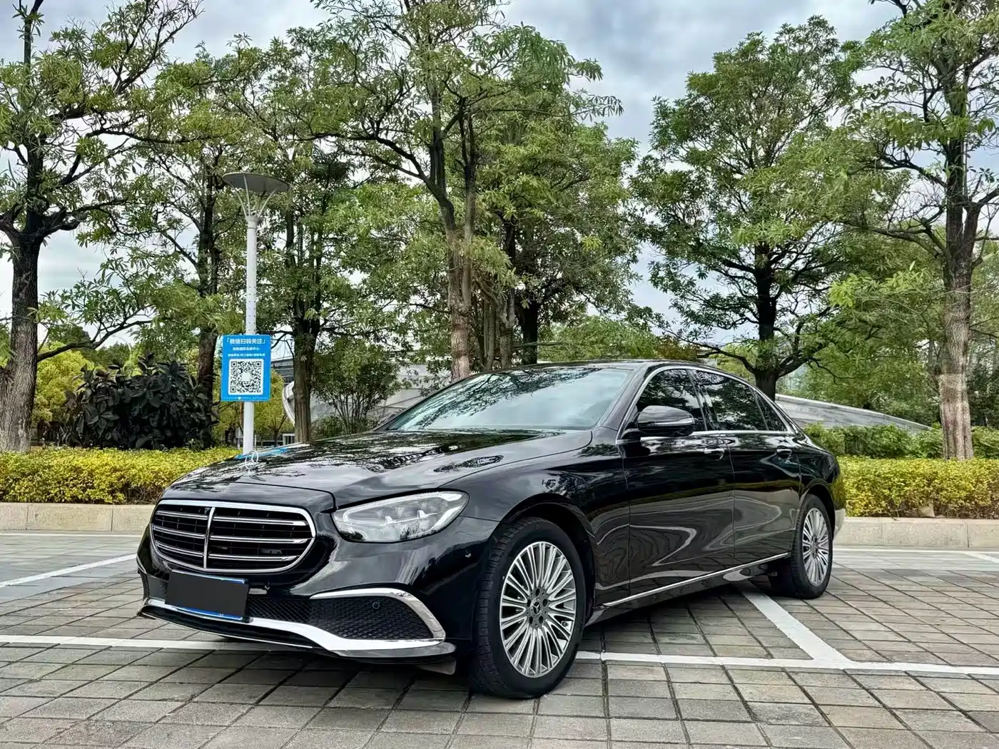 Mercedes-Benz E-Class 2023 E 300 L Fashion