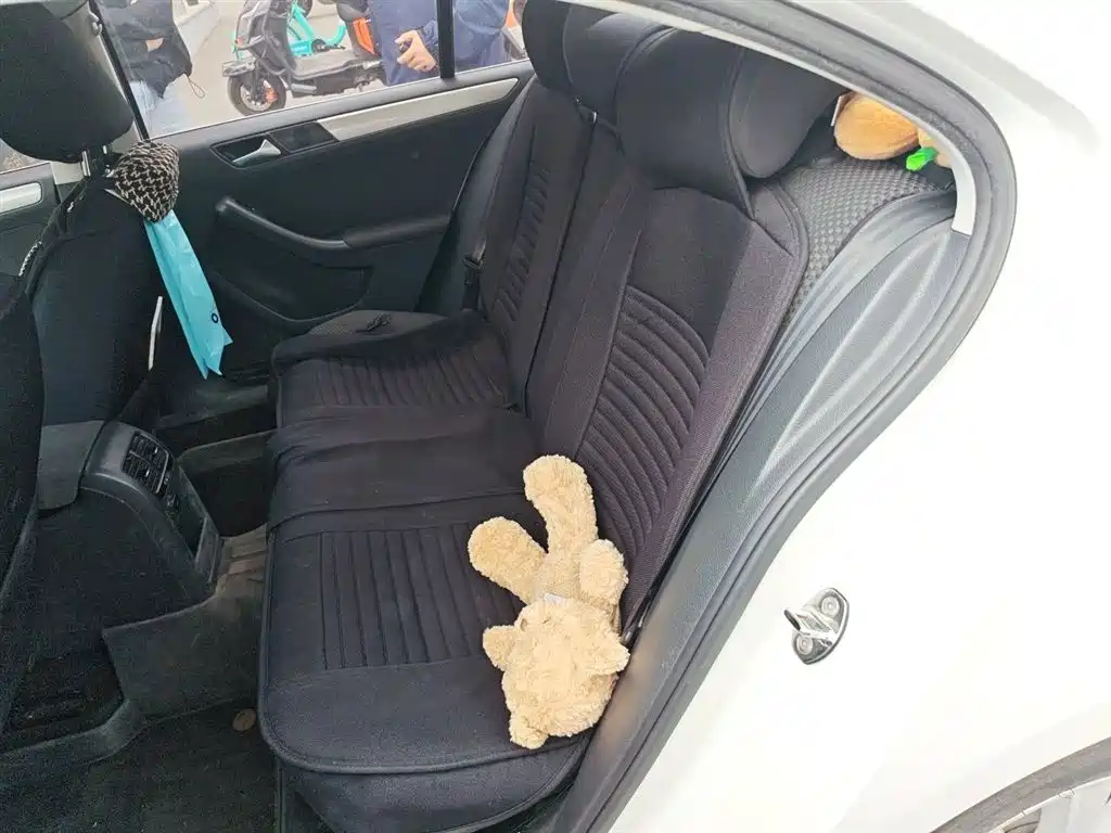 Volkswagen Sagitar 2014 Facelift 1.6L Automatic Leading Version фото 15