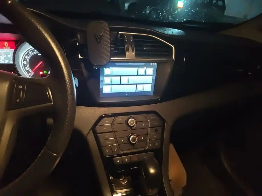 MG Roewe RX5 2017 2015 2.0TGI TST 4WD Flagship Edition