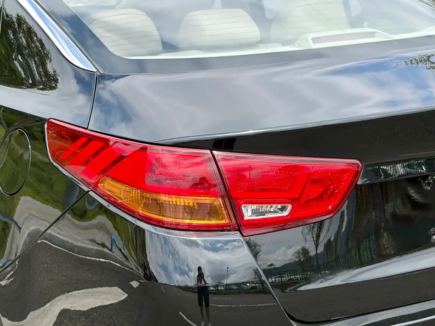 Photo 20 - Kia K5
