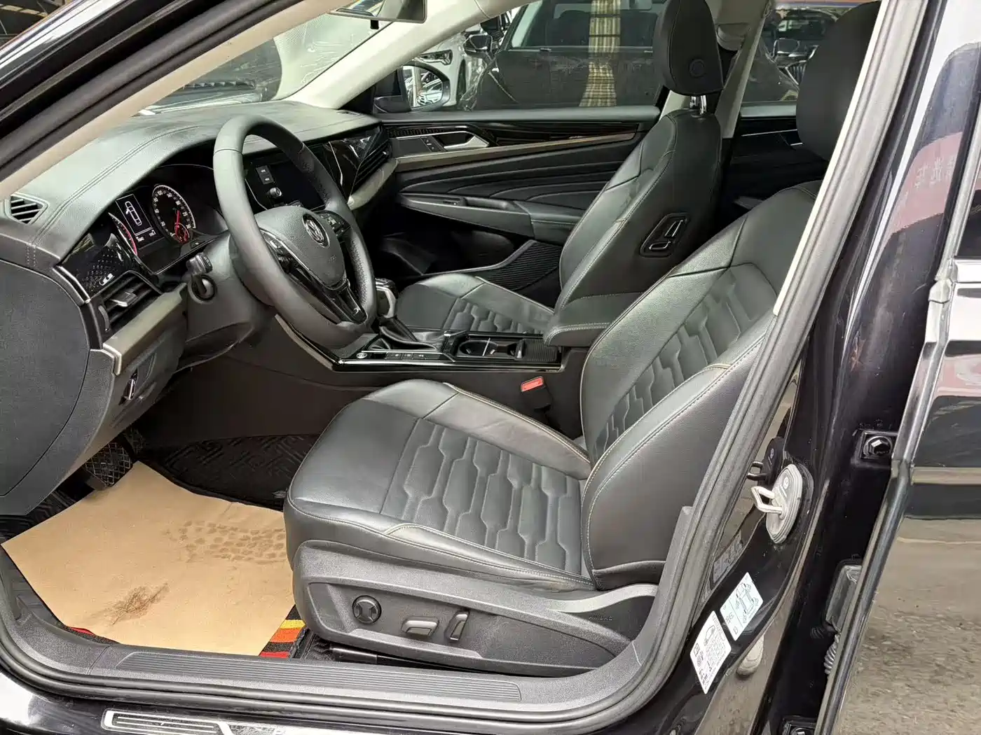 Volkswagen Passat 2019 330TSI Elite Version China VI фото 4