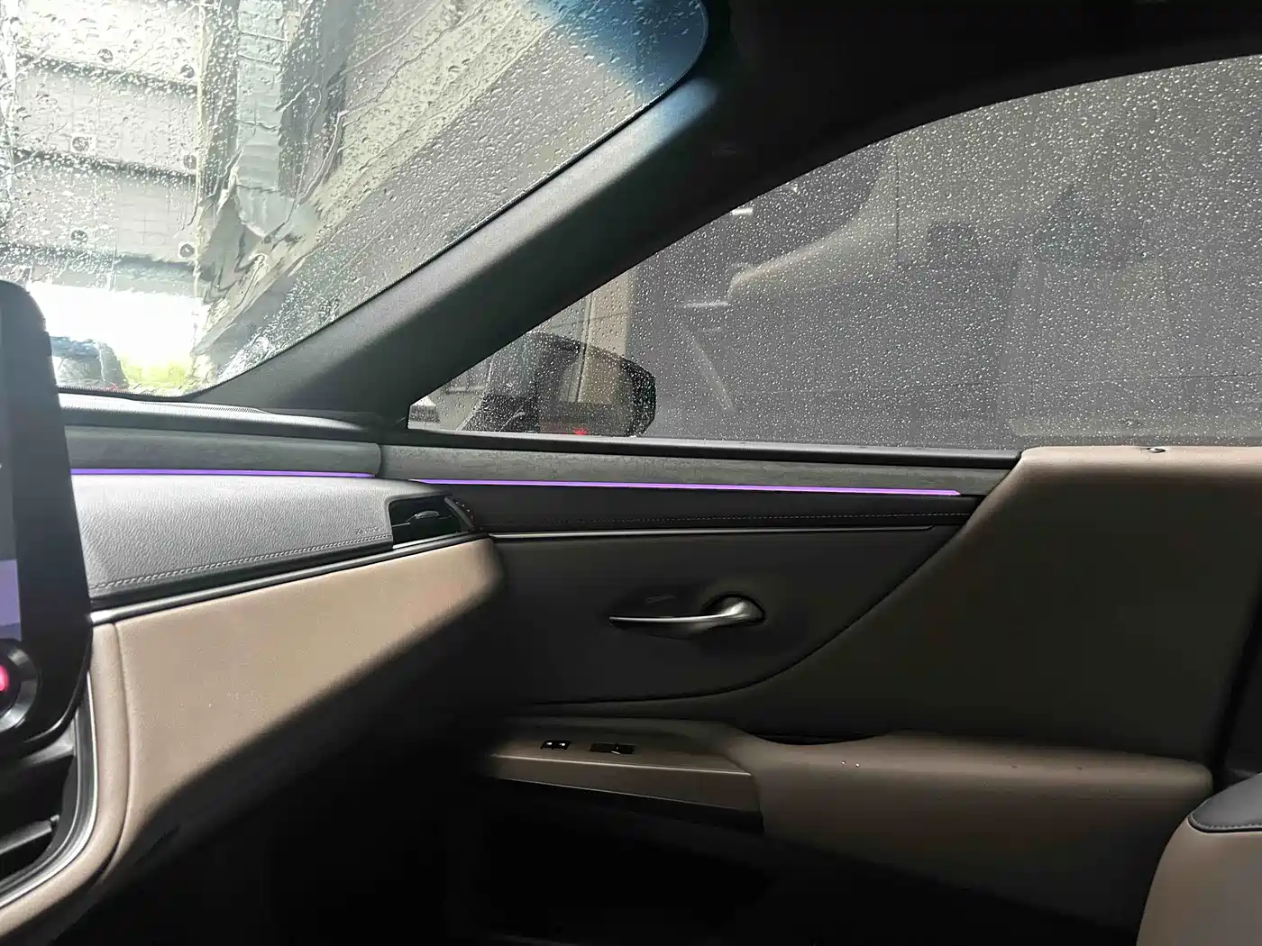 Lexus ES 2025 200 Ultimate Edition фото 8