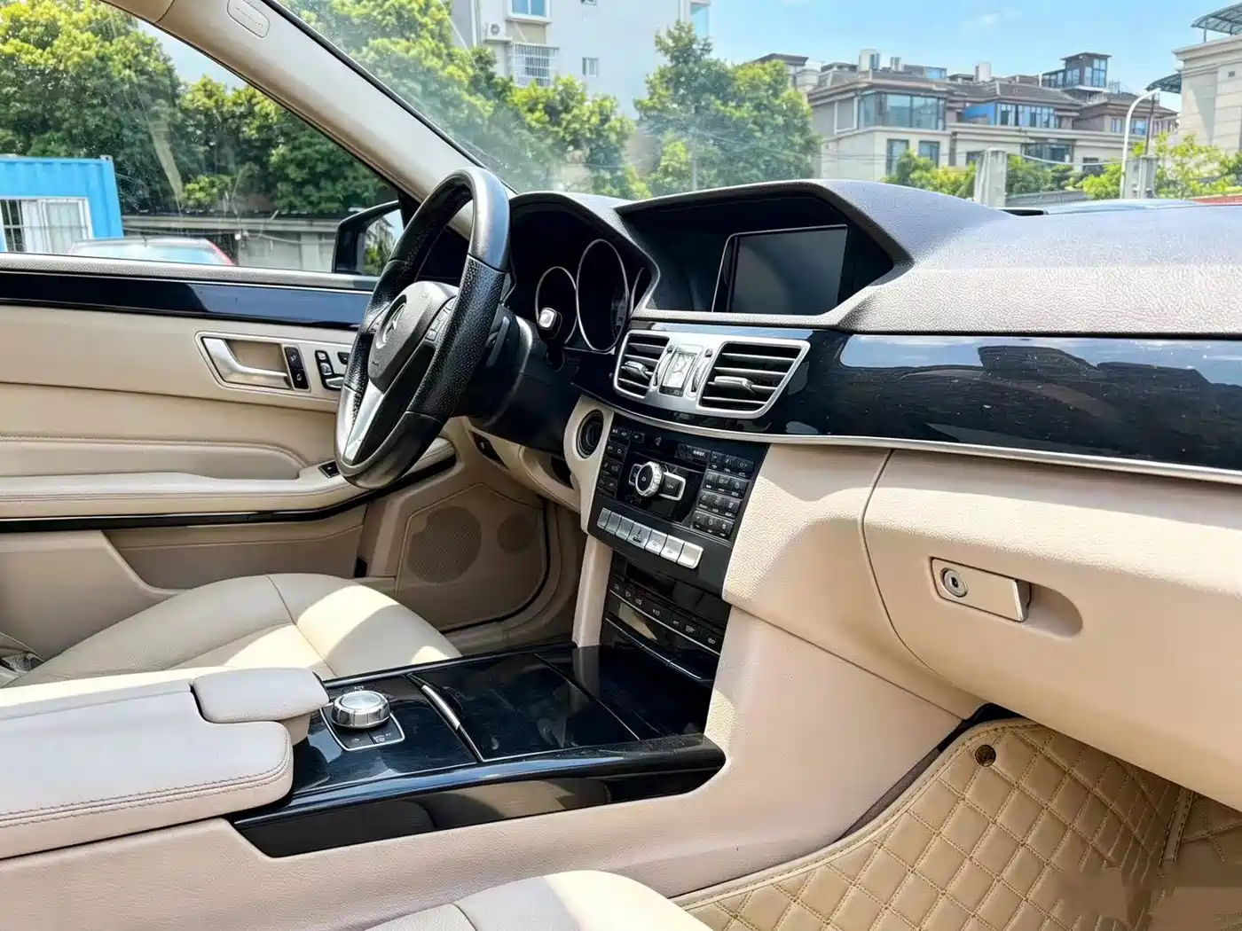 Mercedes-Benz E-Class 2014 E 260 L Sport фото 16