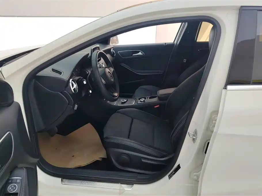 Mercedes-Benz A-Class (Import) 2016 A 180 фото 9