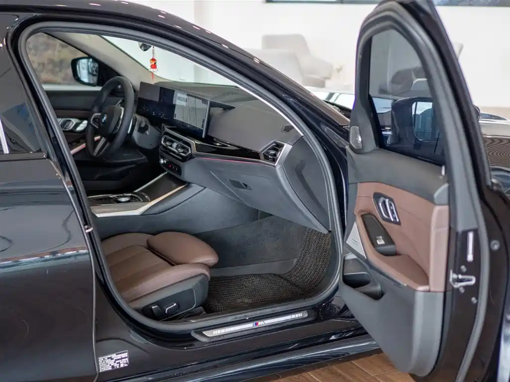 BMW 3 Series 2024 325Li M Sport Shadowline Package фото 20
