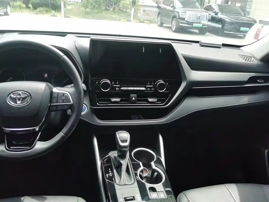 Toyota Highlander 2022 Model Dual Engine 2.5L 4WD Premium Edition 7-Seater фото 13