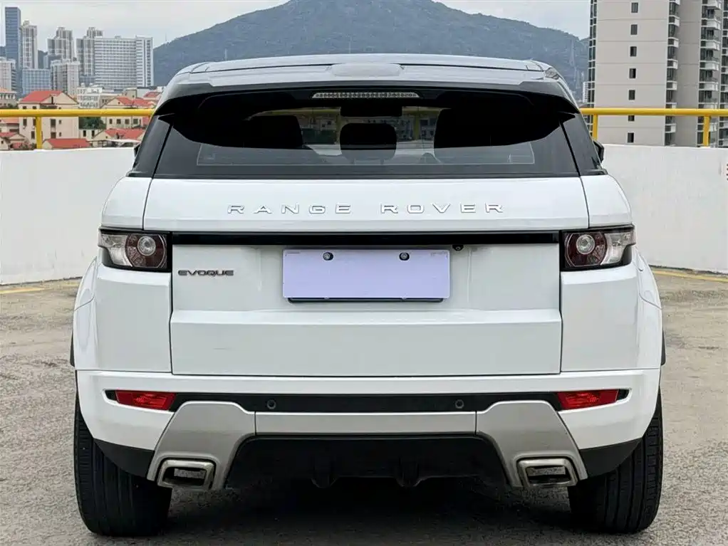 Land Rover Range Rover Evoque 2015 2.0T 5-Door Dynamic Edition фото 8