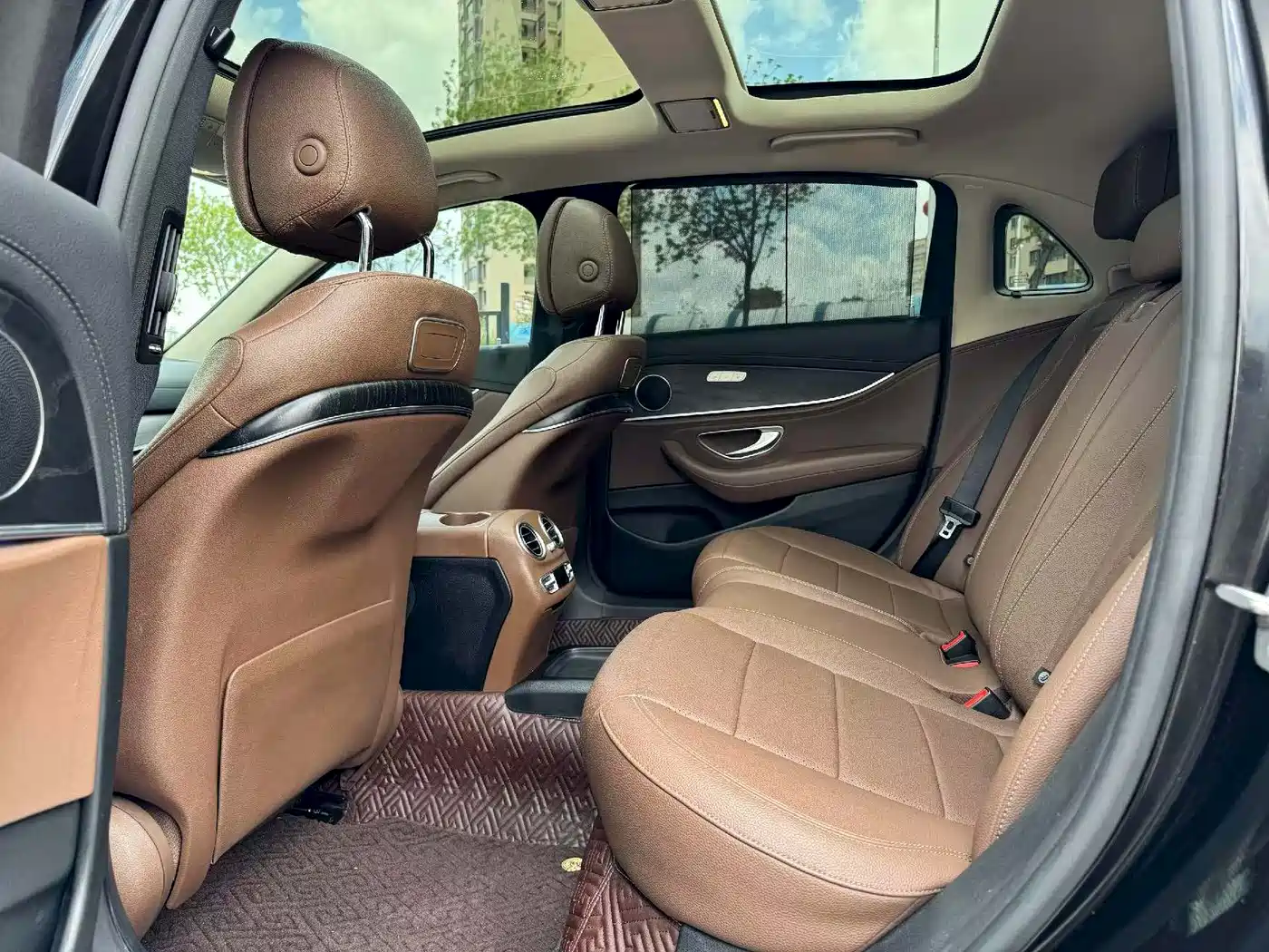 Mercedes-Benz E-Class 2018 E 300 L Sport Fashion фото 6