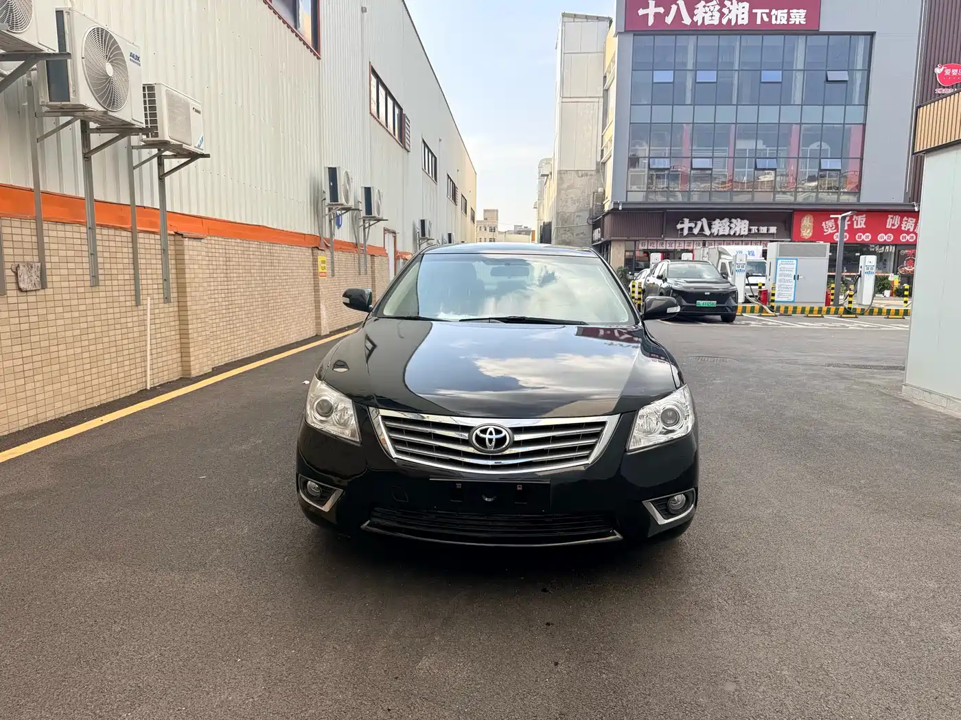 Фото 2 - Toyota Camry
