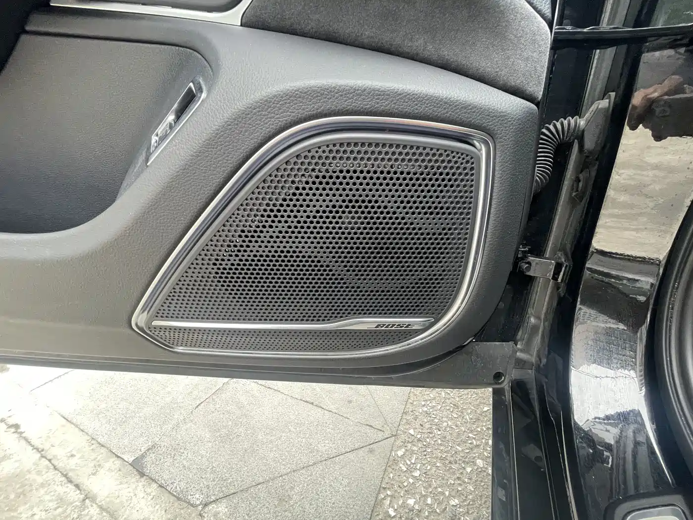 Hongqi H9 2022 2.0T Smart Connect Flag Smooth Edition фото 13