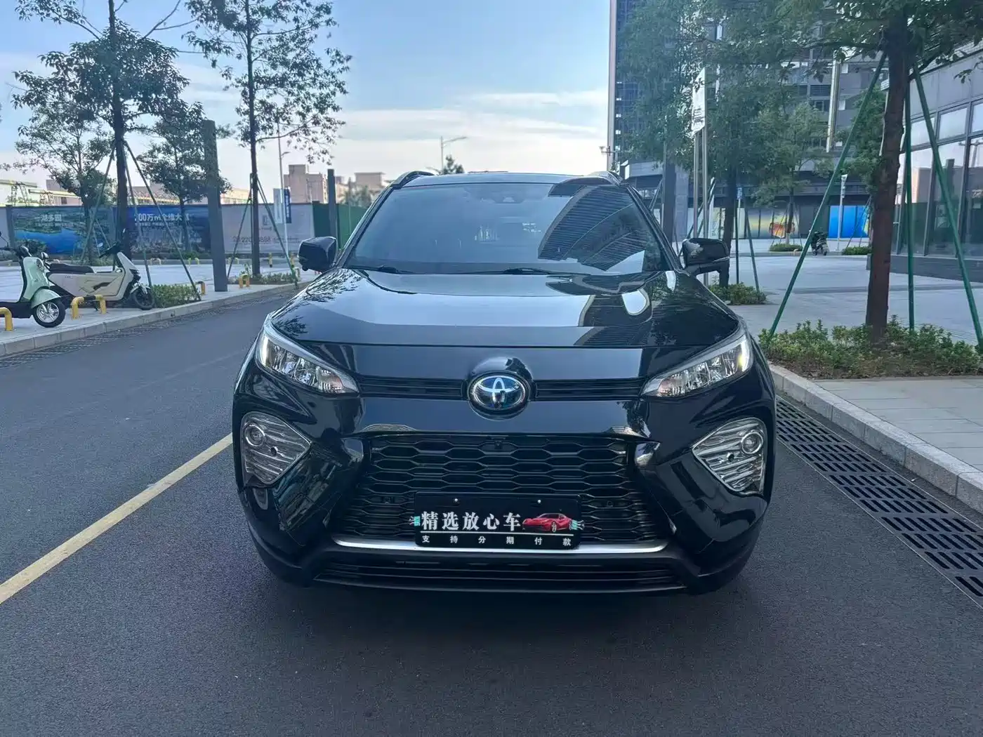 Toyota Wildlander 2020 Hybrid 2.5L E-CVT AWD Luxury Edition фото 2