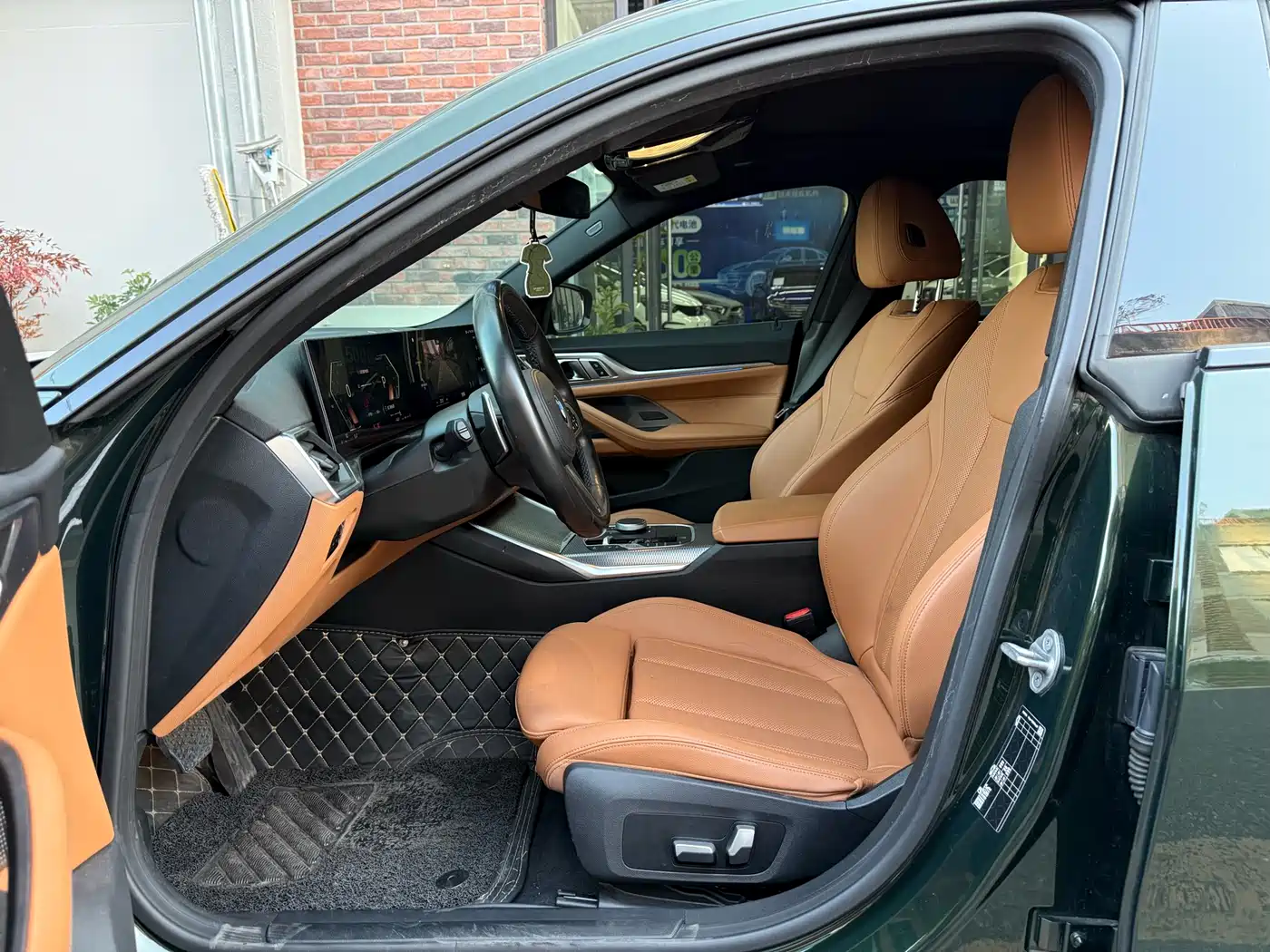BMW 4 Series 2023 425i Gran Coupe M Sport Shadowline Package фото 5