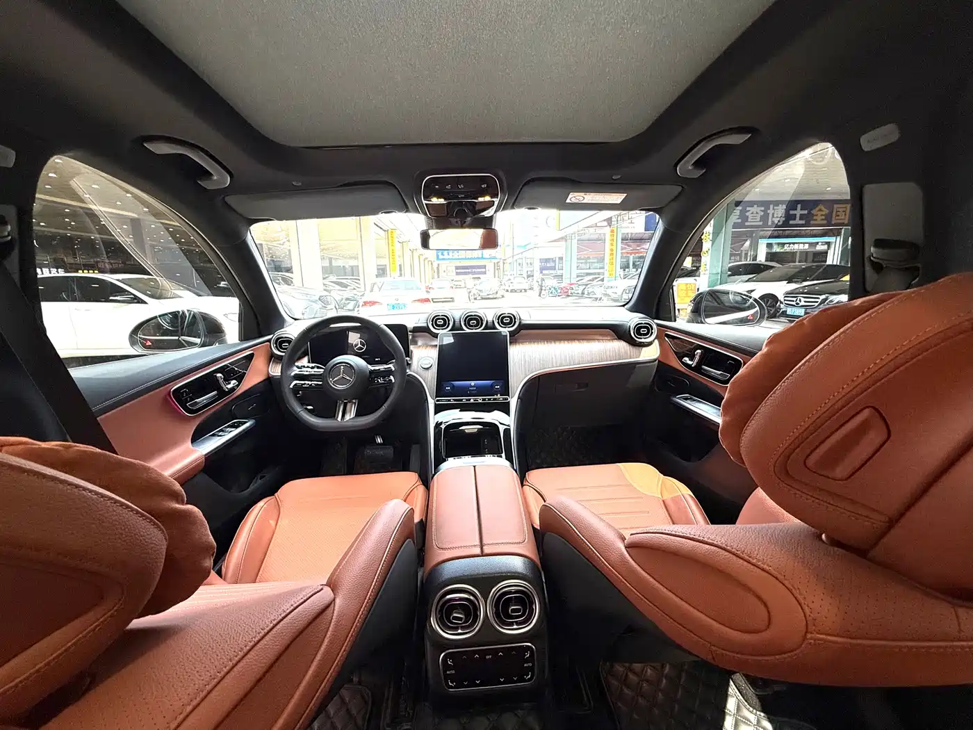 Mercedes-Benz GLC 2023 GLC 300 L 4MATIC Dynamic 7-Seater фото 8