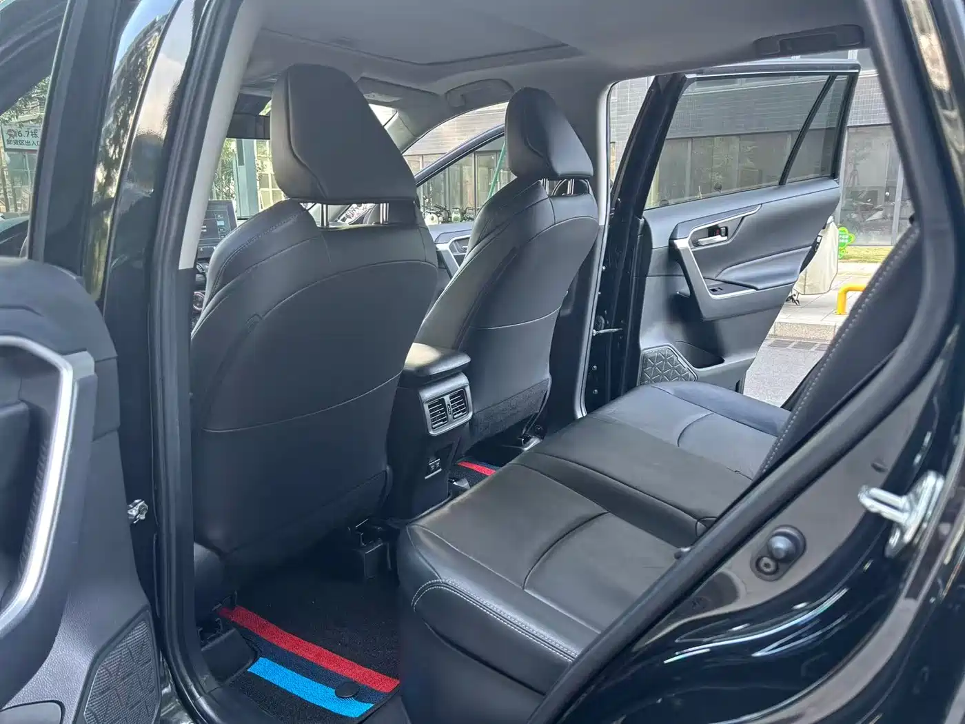 Toyota Wildlander 2020 Hybrid 2.5L E-CVT AWD Luxury Edition фото 9