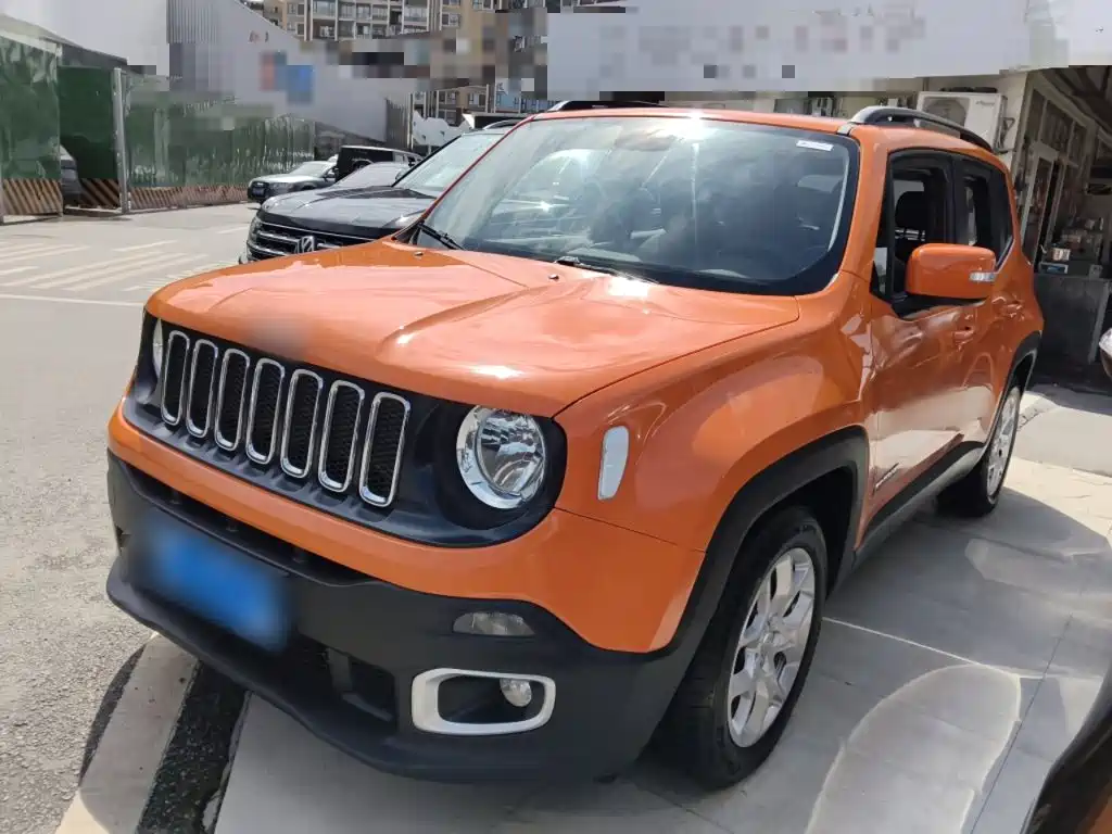 Photo 2 - Jeep Renegade