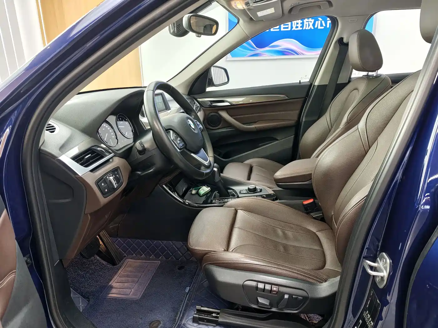 BMW X1 2019 sDrive18Li Premium Model фото 8
