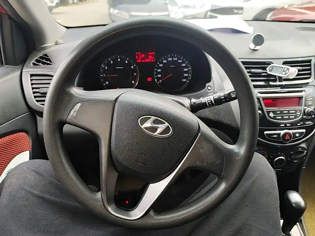 Hyundai Reina 2014 2014 Model 1.4L Automatic GLX