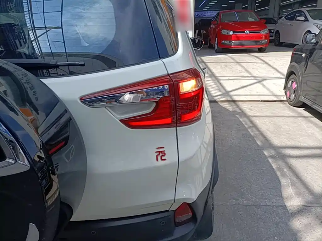 BYD Yuan 2016 1.5L Manual Premium фото 8
