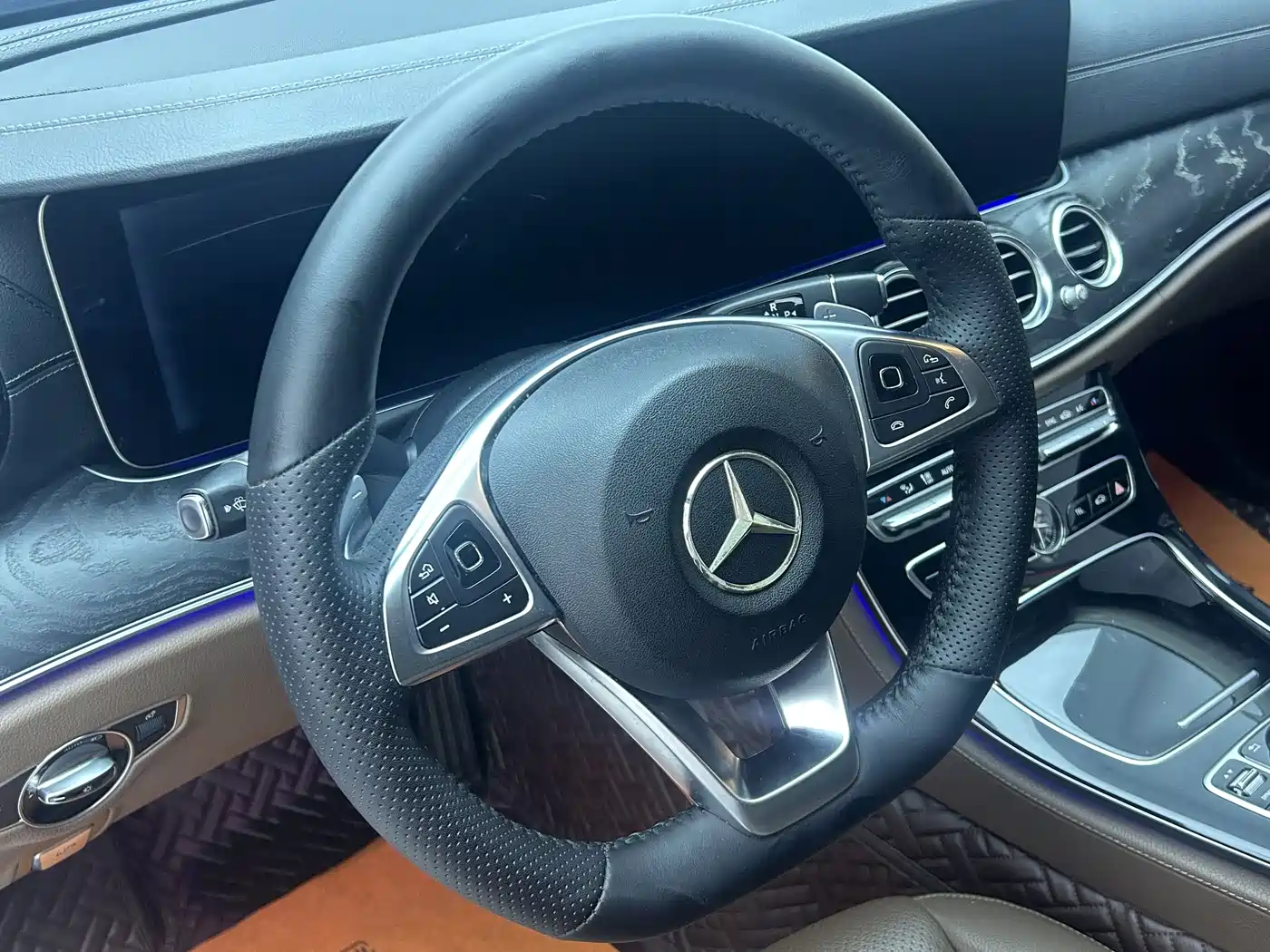 Mercedes-Benz E-Class 2016 E 300 L Sport Fashion Type фото 16