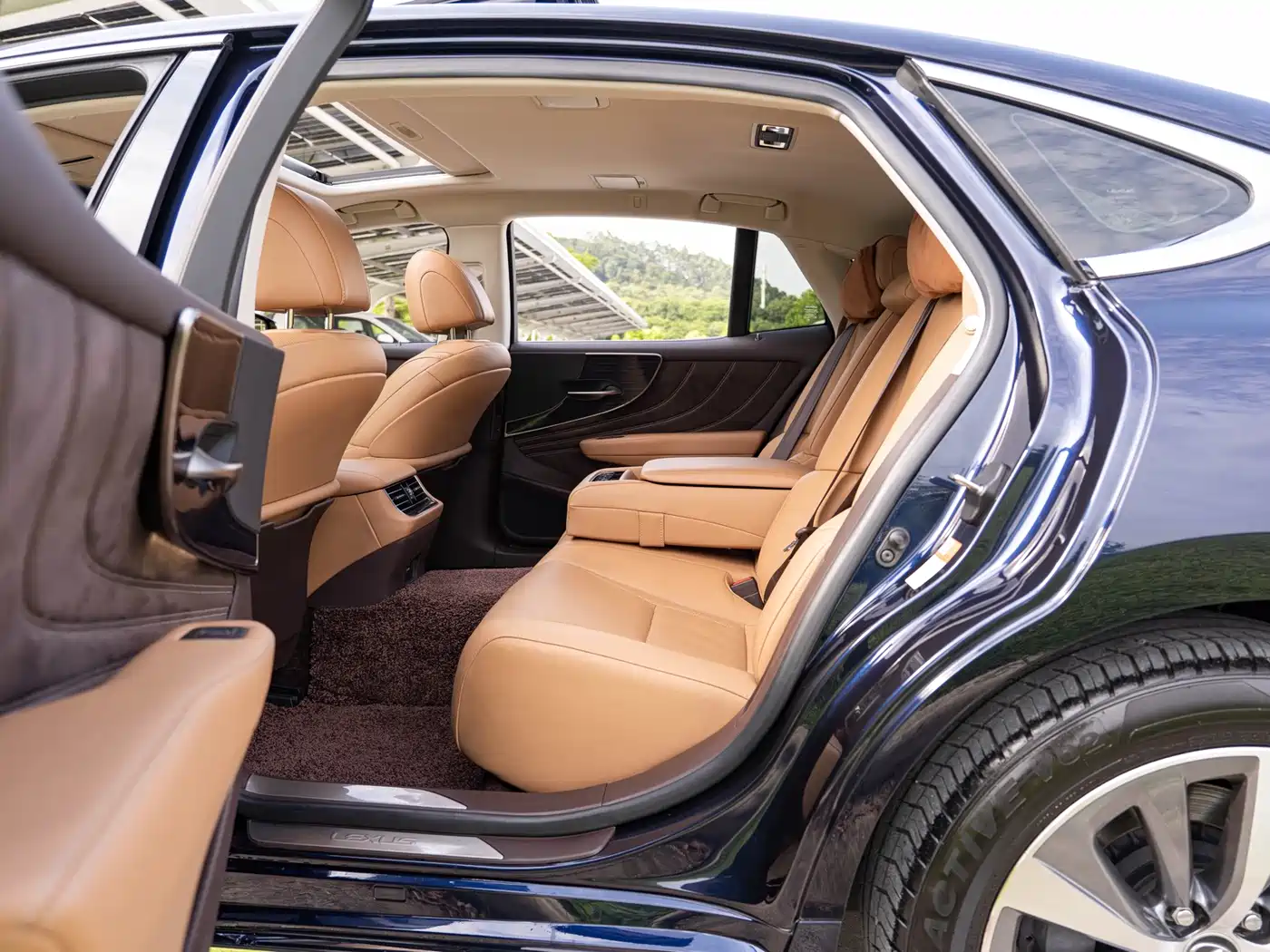 Lexus LS, миниатюра 9