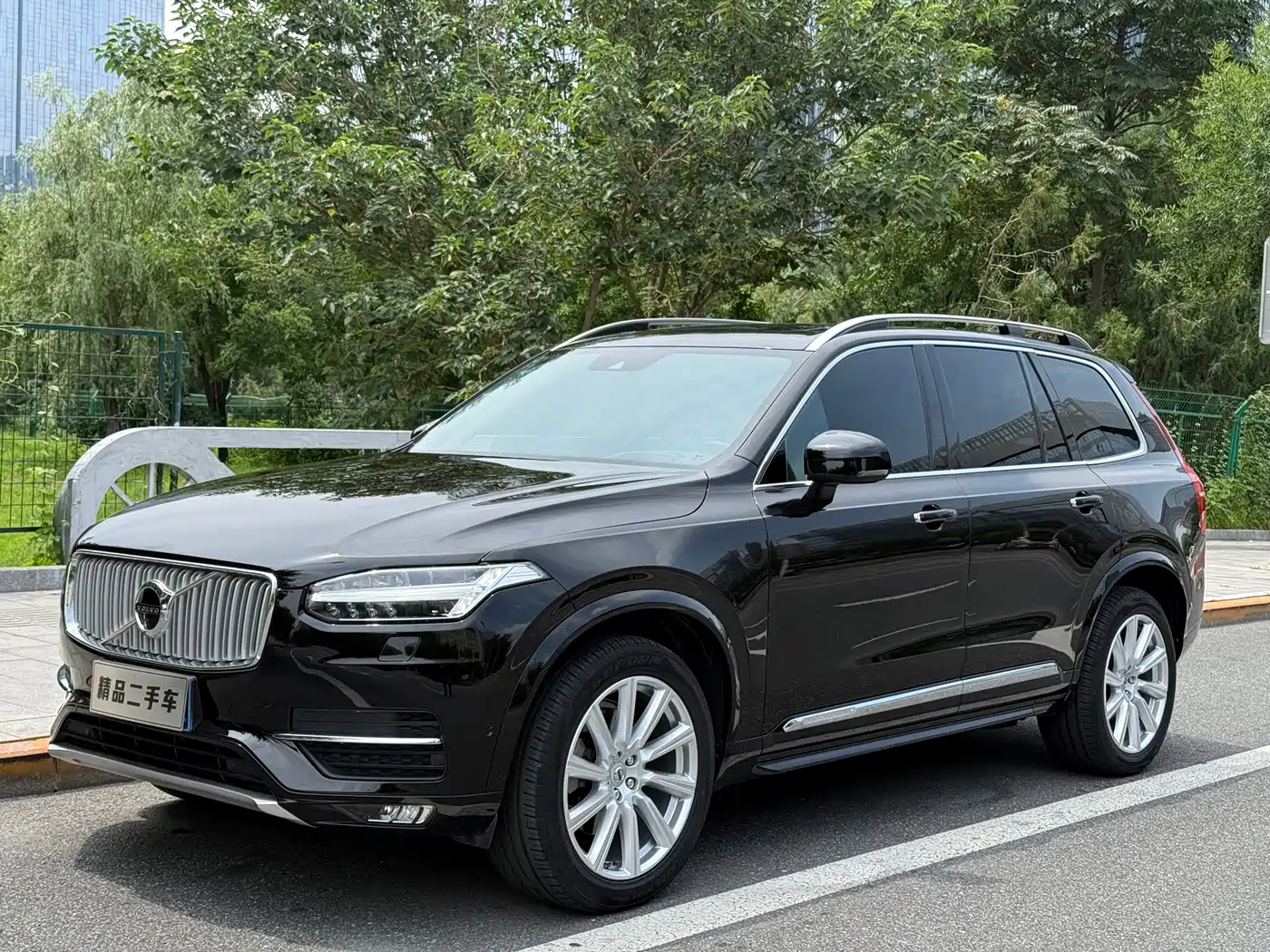 Фото 1 - Volvo XC90
