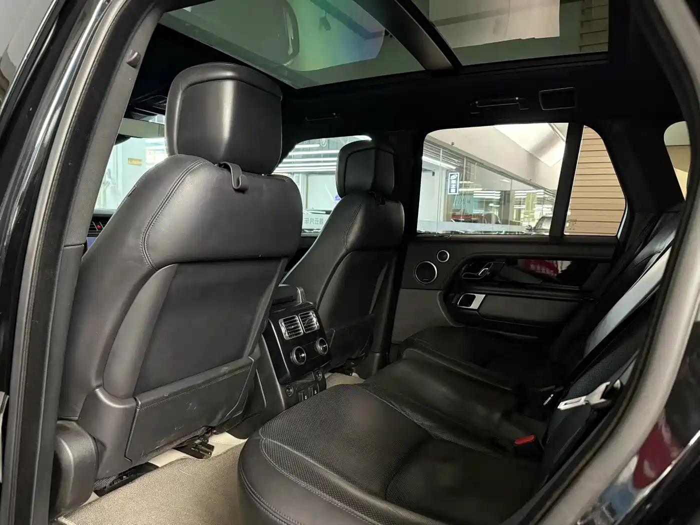 Land Rover Range Rover 2018 3.0 SC V6 Vogue Heritage Edition фото 5