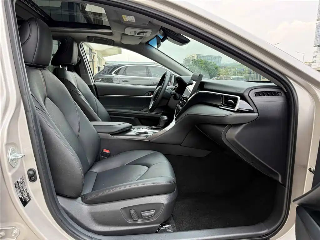 Toyota Camry 2023 2.5G Luxury Edition фото 23