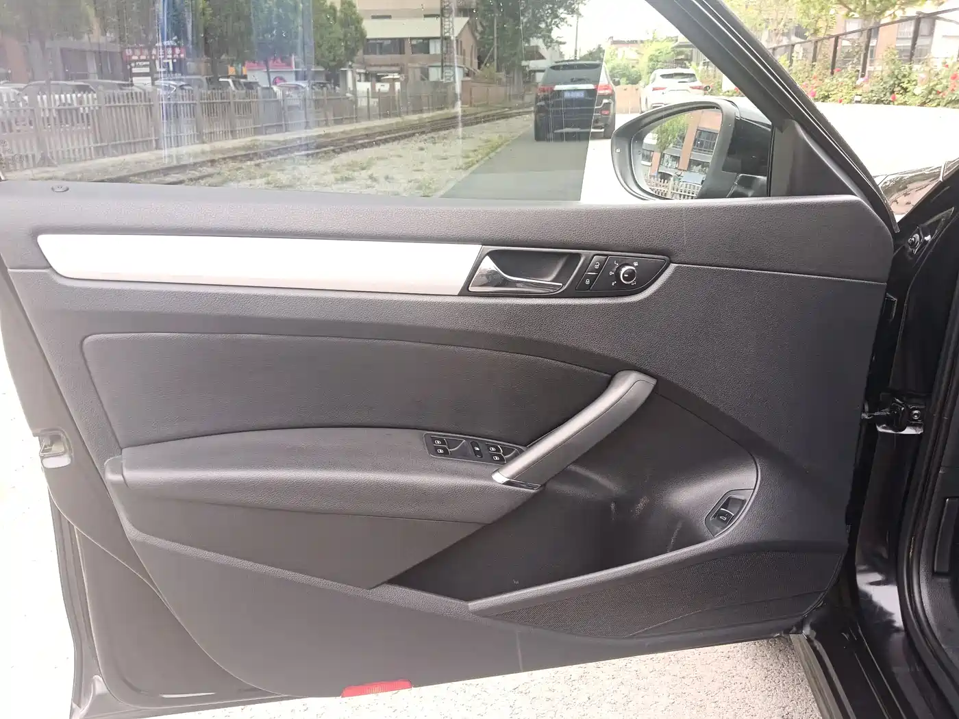 Volkswagen Passat 2014 1.8TSI DSG Executive Navigation Edition фото 14