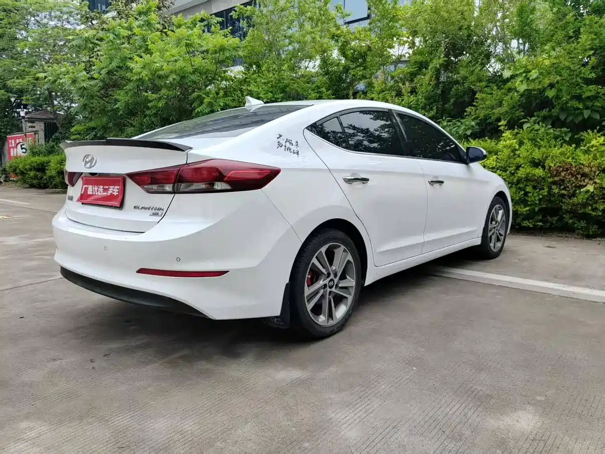 Hyundai Elantra 2016 Model 1.6L Automatic Smart Elite фото 14