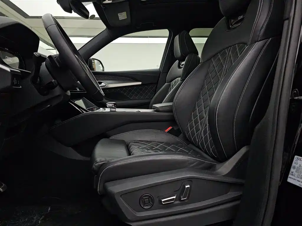 Audi Q6 2023 50 TFSI quattro Soaring Edition One фото 9