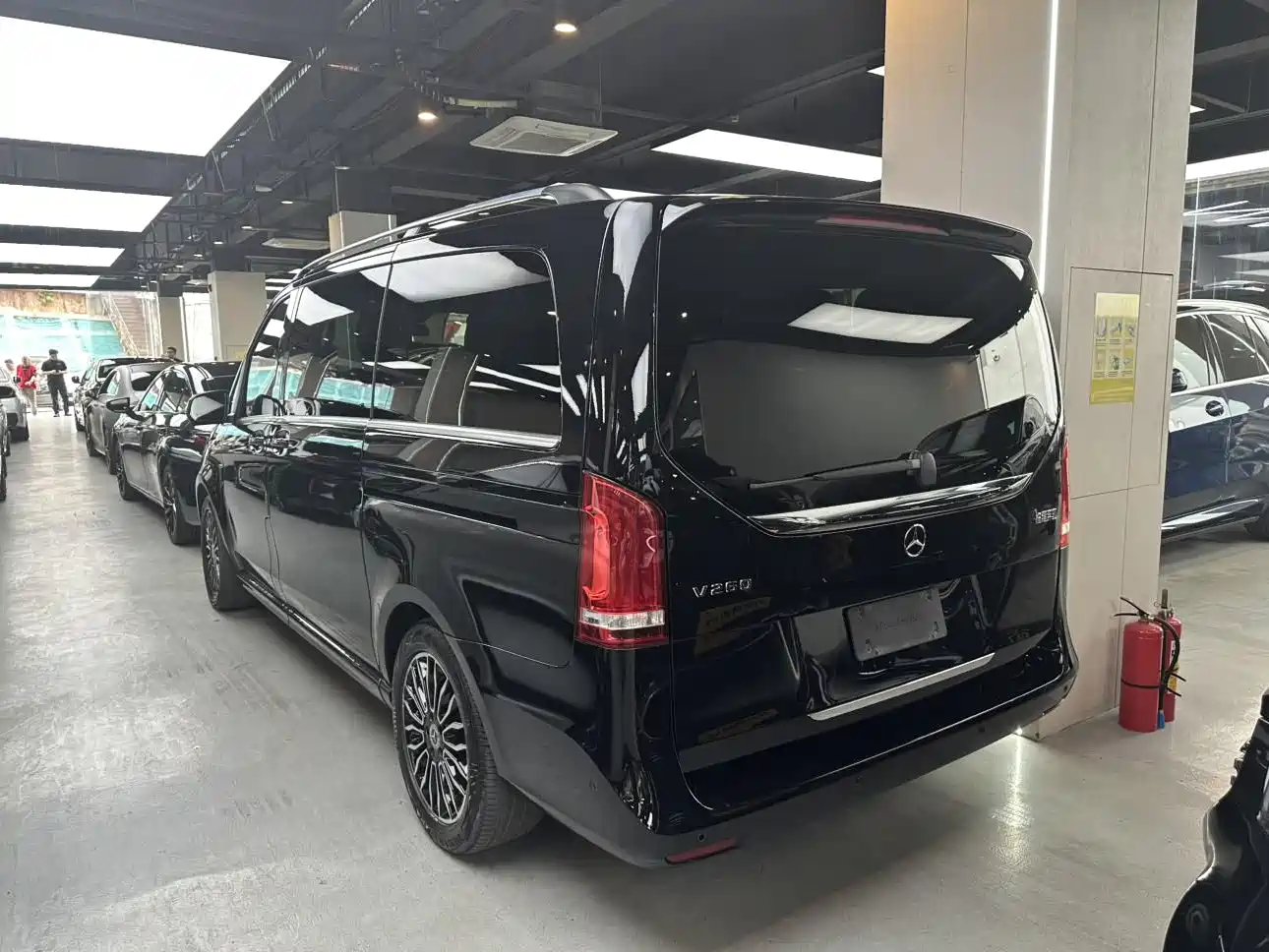 Mercedes-Benz V-Class 2020 V 260 Luxury Edition фото 3