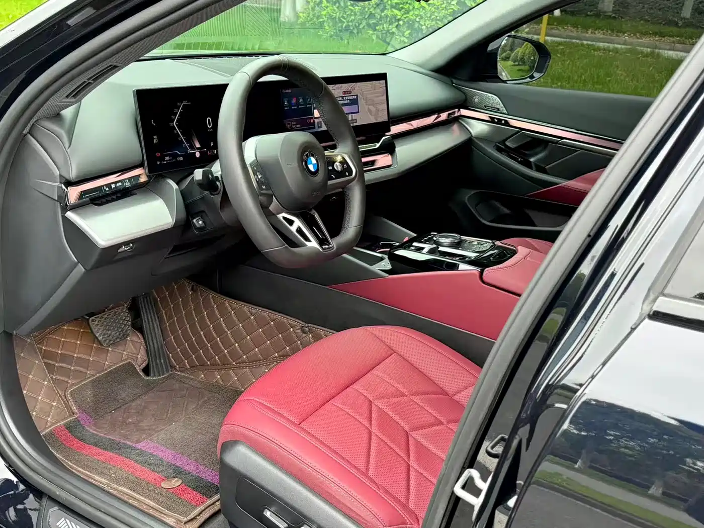 BMW 5 Series 2025 530Li Leading M Sport Package фото 5