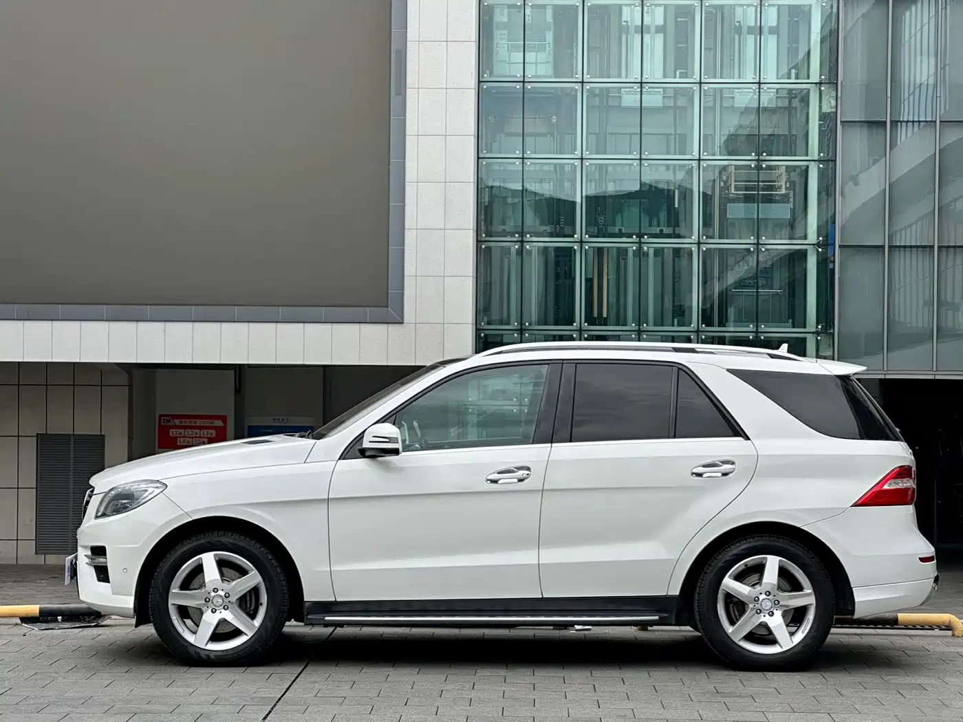 Mercedes-Benz M-Class 2014 ML 400 4MATIC Luxury фото 3