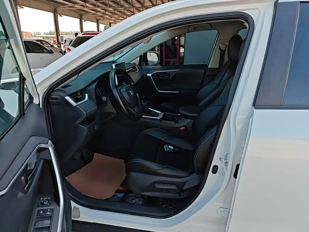Фото 15 - Toyota Wildlander