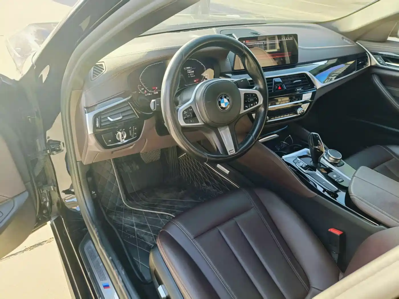 BMW 5 Series 2020 525Li M Sport Package фото 4