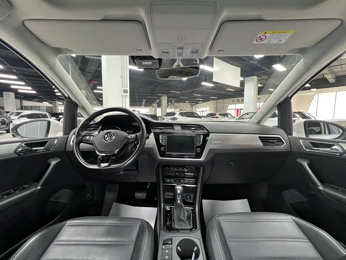 Volkswagen Touran 2021 Touran L 280TSI DSG Cross Luxury 7-Seater фото 14