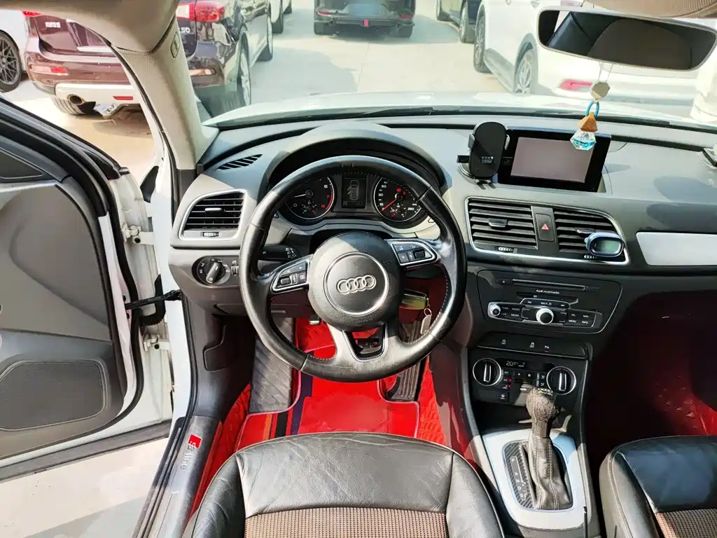 Фото 7 - Audi Q3