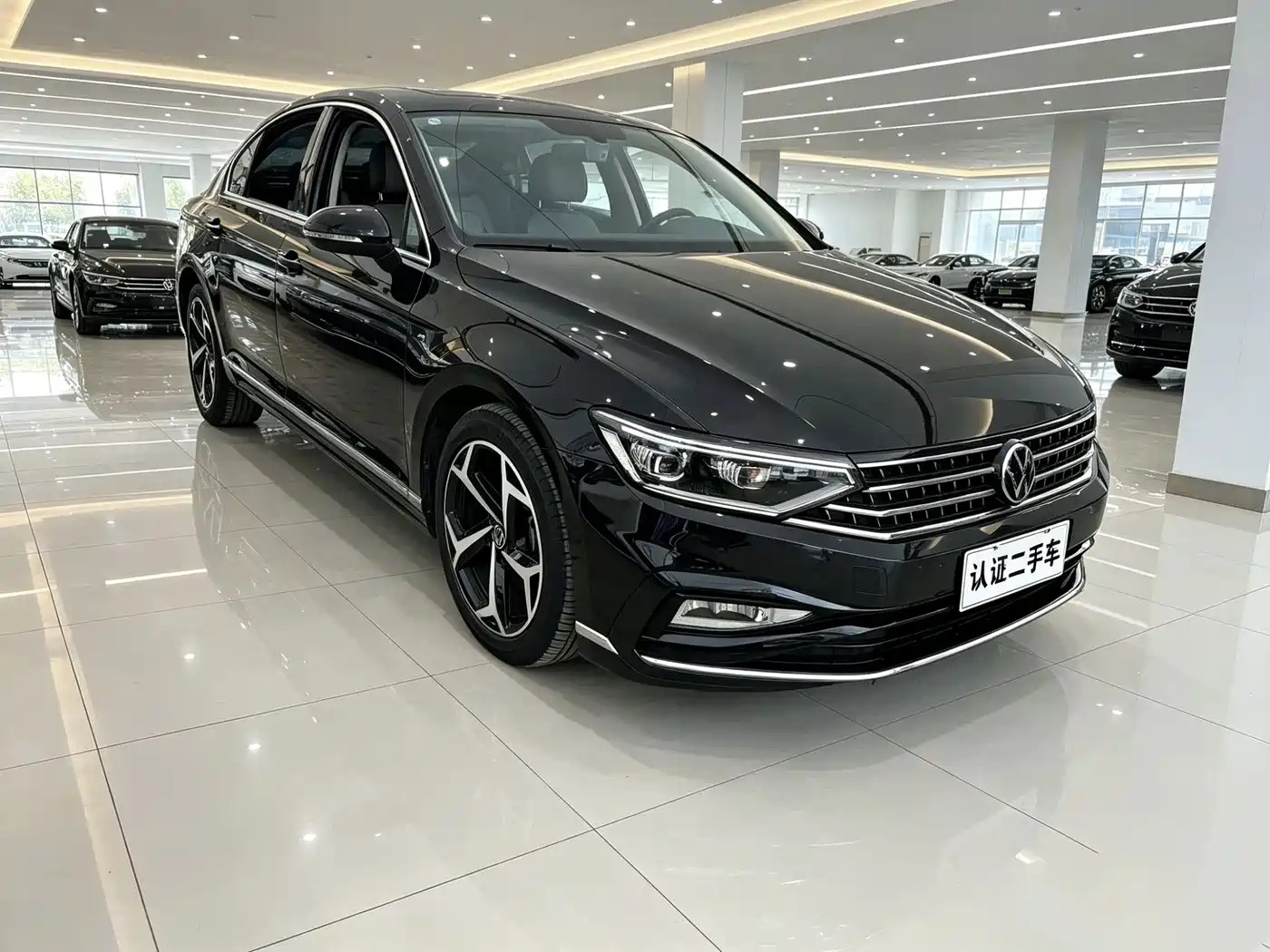 Volkswagen Magotan 2023 2 Million Units Anniversary Edition 330TSI DSG Leading Type фото 2