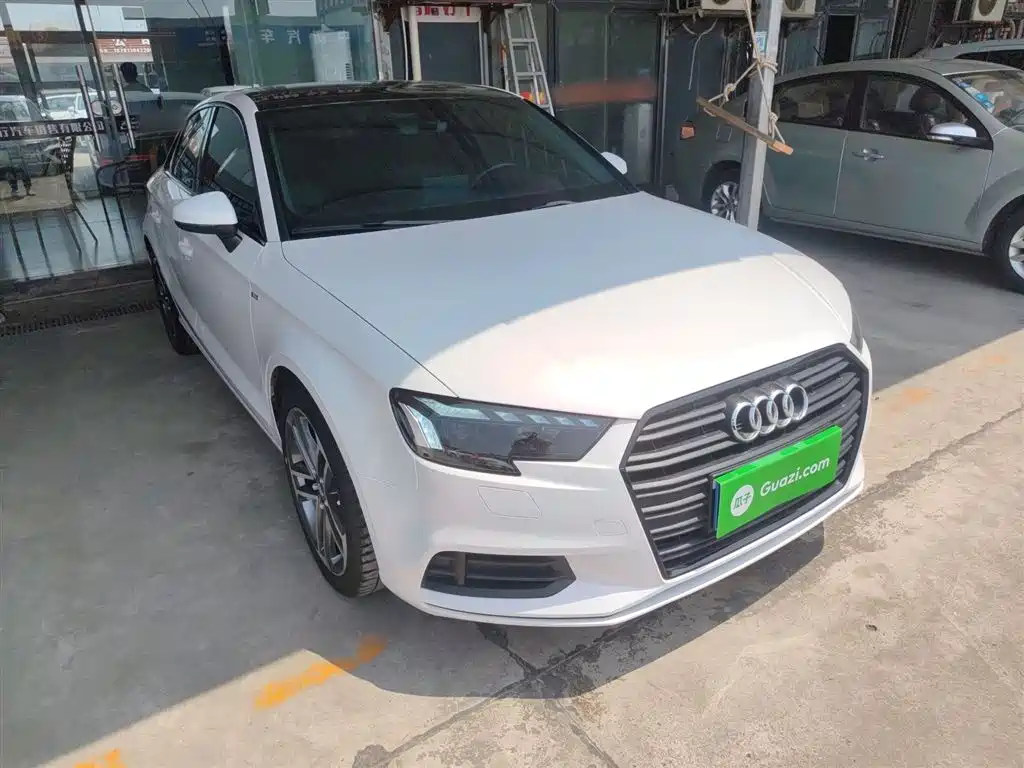 Audi A3 2018 30th Anniversary Limousine 35 TFSI Progressive фото 4